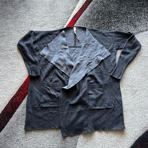 Lululemon Athletica Still Lotus Wrap Reversible Gray Cardigan - Picture 2 of 6